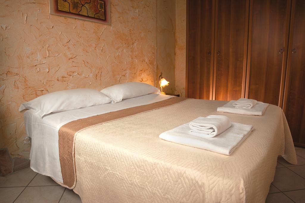La Manta Guest House Alghero Luaran gambar