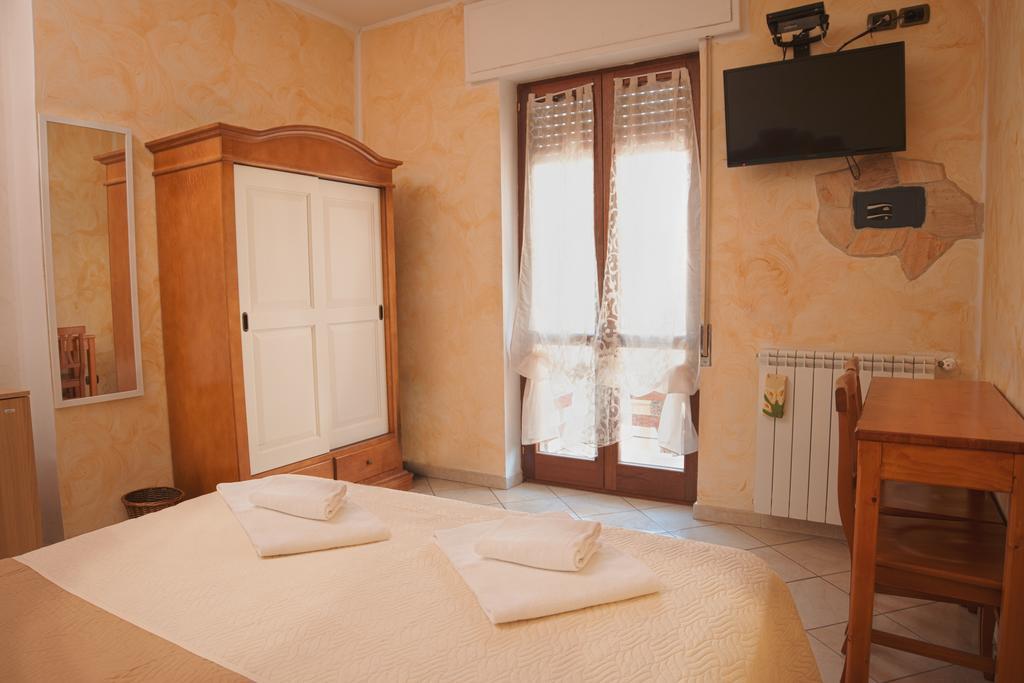 La Manta Guest House Alghero Luaran gambar